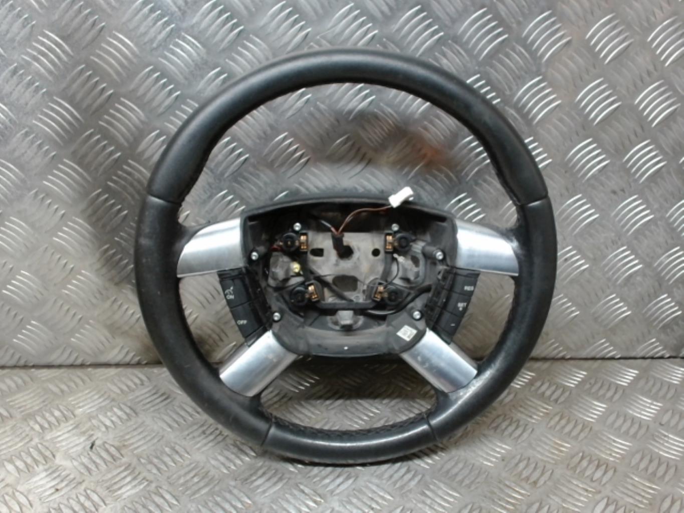 Volant FORD FOCUS 2 PHASE 2 Essence - 1