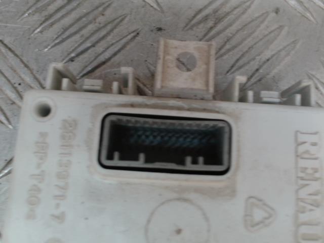 Ecran GPS RENAULT CLIO 3 PHASE 2 Diesel - 1