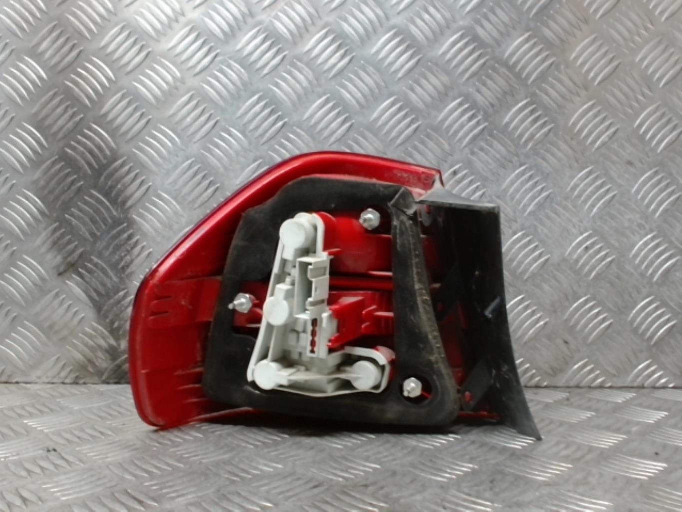 Fanale posteriore principale destro (luci) BMW SERIE 3 E90 PHASE 1 Diésel - 1