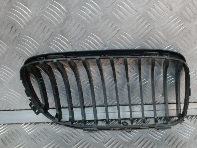 Grille de calandre gauche BMW SERIE 3 E90 PHASE 1 Diesel - 1