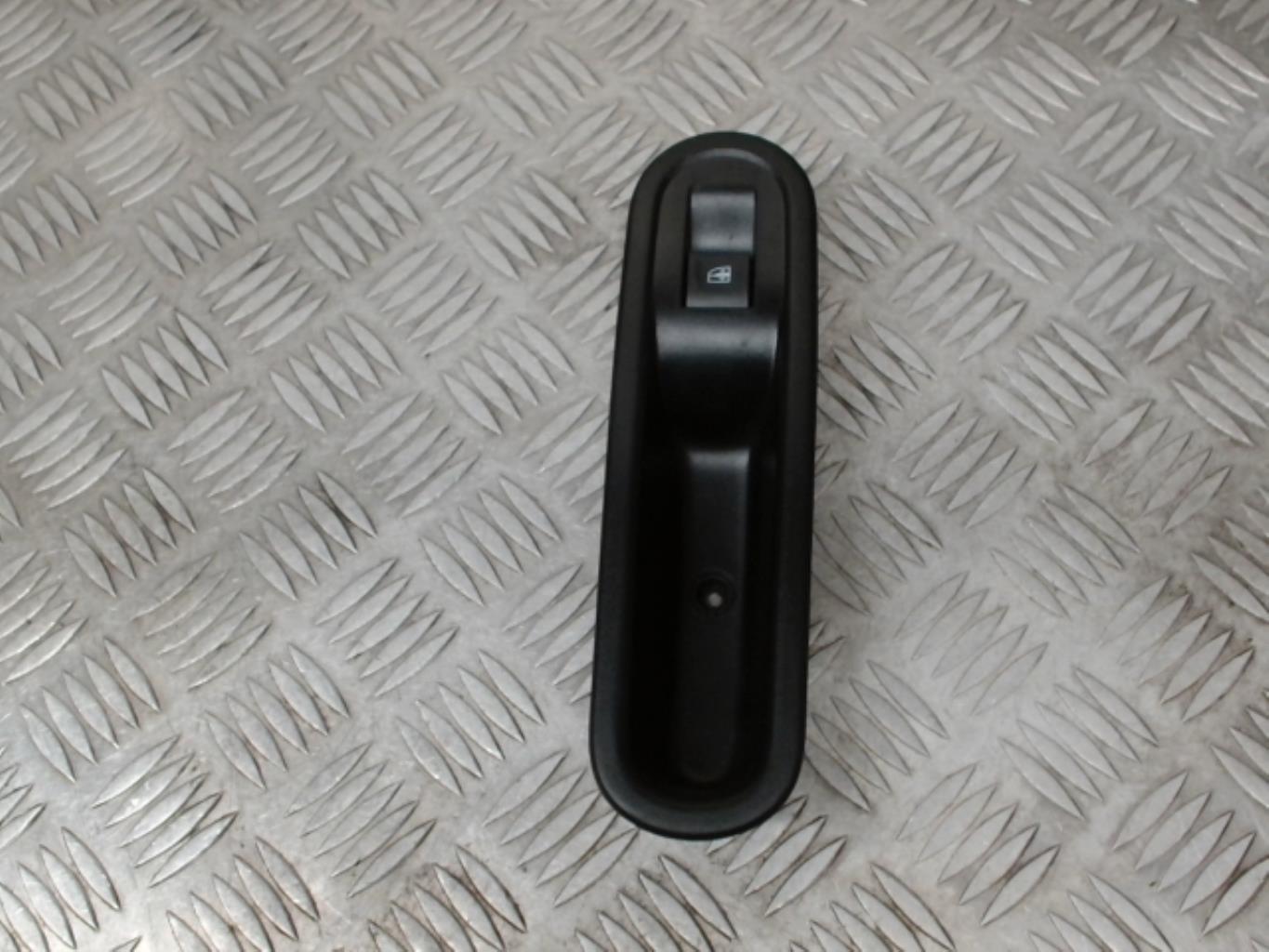 Interruttore lavacristalli anteriore destro RENAULT TWINGO 3 PHASE 2  - 1