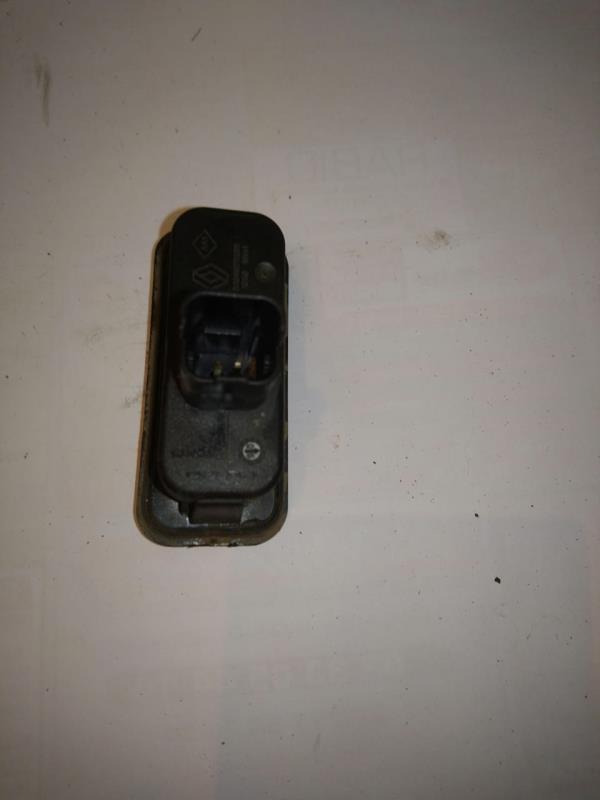 Bouton de coffre RENAULT SCENIC 2 PHASE 1 Diesel - 1