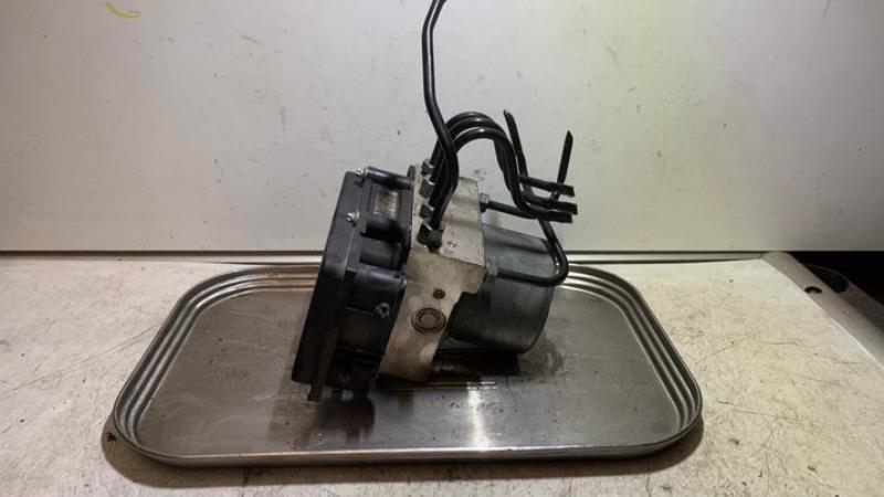 Bloc ABS (freins anti-blocage) CITROEN C4 1 PHASE 1 COUPE Diesel - 1
