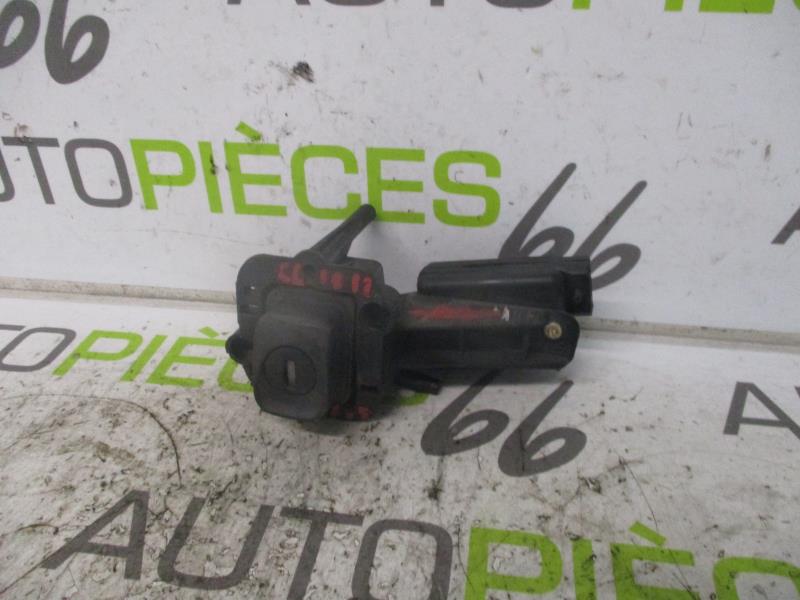 Bouton de coffre RENAULT CLIO 2 PHASE 1 Essence - 1