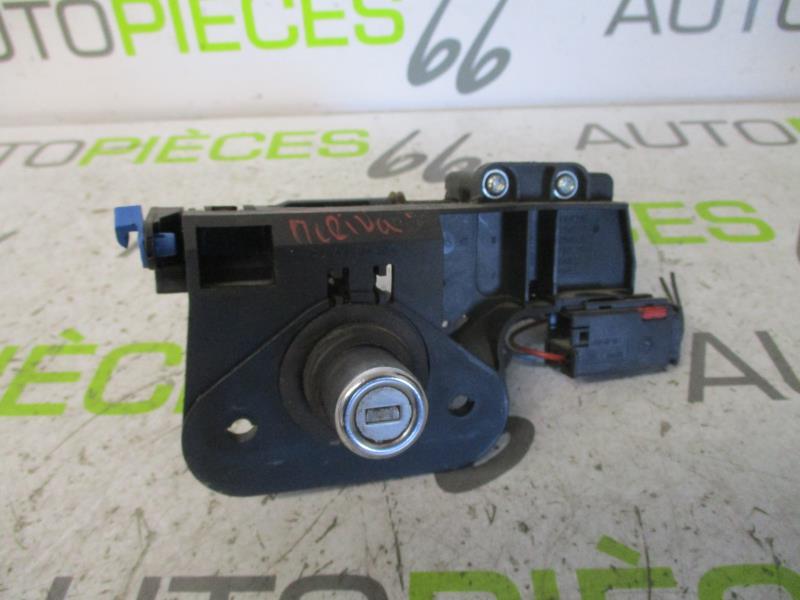 Bouton de coffre OPEL MERIVA A PHASE 1 Essence - 1