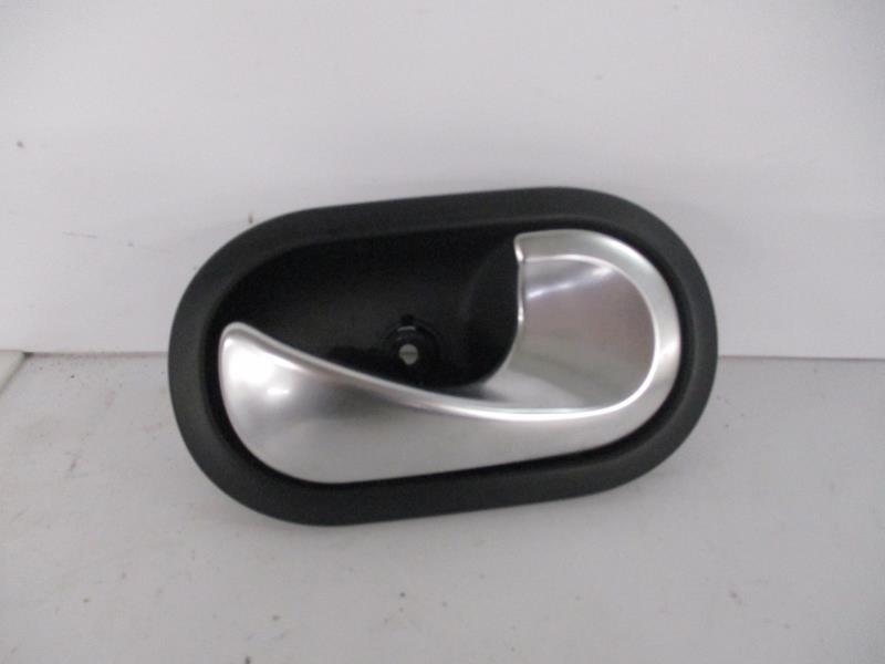 Maniglia interna posteriore destra RENAULT TWINGO 3 PHASE 2 Gasolina - 1