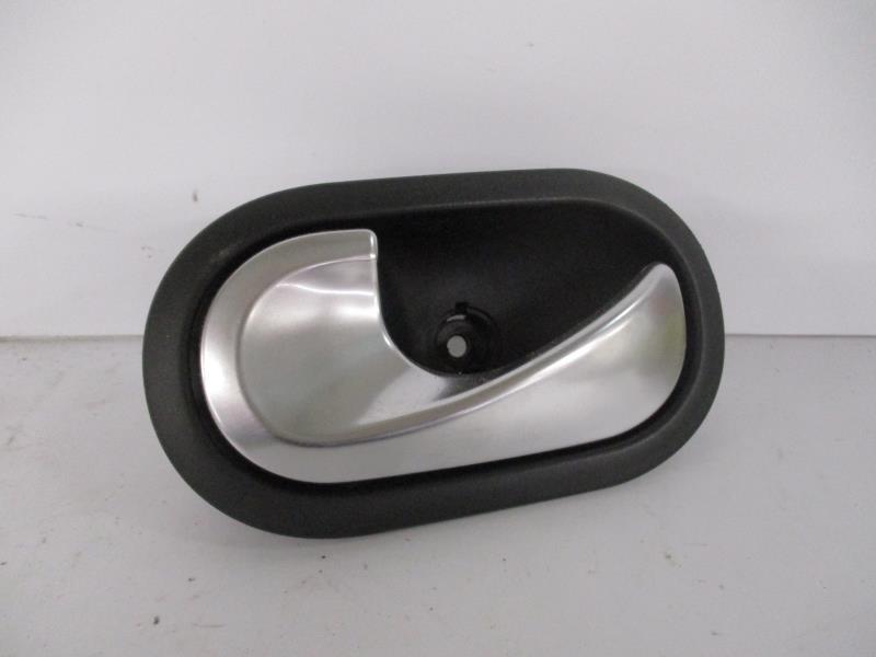 Maniglia interna posteriore sinistra RENAULT TWINGO 3 PHASE 2 Gasolina - 1