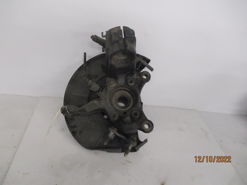 Mozzo anteriore sinistro VOLKSWAGEN GOLF 6 Gasolina - 1