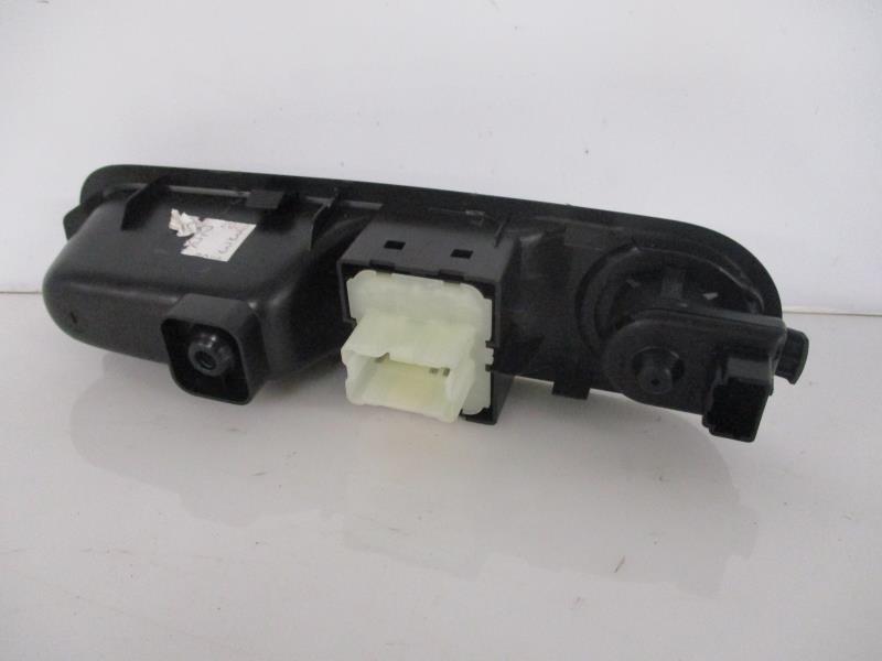 Interruttore lavacristalli anteriore sinistro RENAULT TWINGO 3 PHASE 2 Gasolina - 1