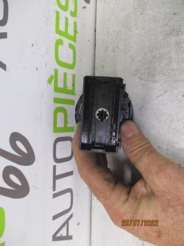 Commande de phare VOLKSWAGEN POLO 4 PHASE 2 Essence - 1