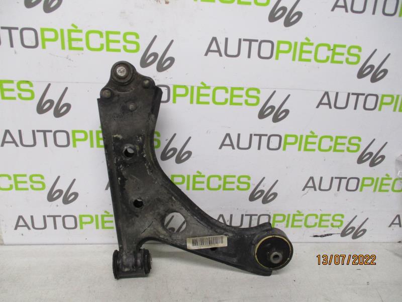 Triangle avant gauche OPEL CORSA E Essence - 1