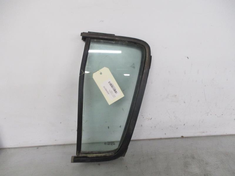 Vetro laterale fisso posteriore sinistro (portiera) SUZUKI SWIFT 3 Diésel - 1