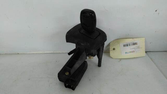 Bouton de coffre RENAULT CLIO 2 PHASE 1 Essence - 1