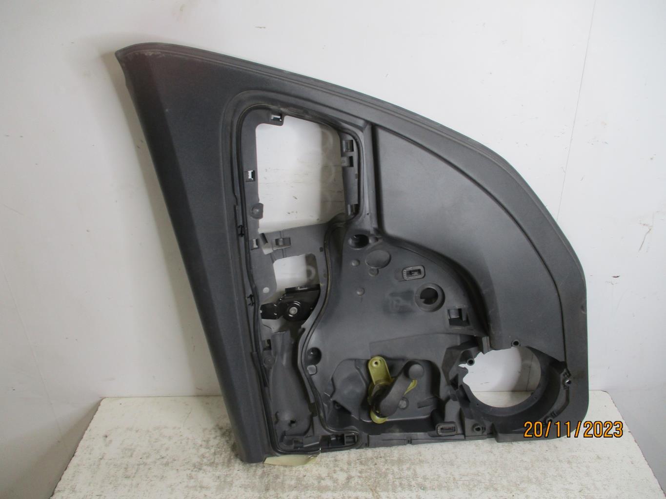 Alzacristalli manuale posteriore destro SEAT TOLEDO 3 Diésel - 1