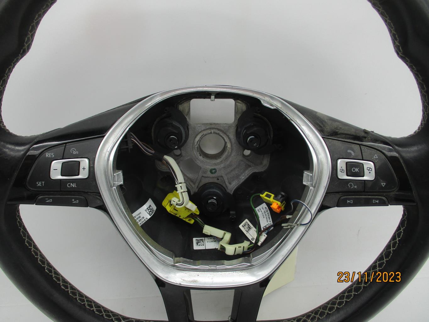 Volant VOLKSWAGEN POLO 5 PHASE 2 Diesel - 1
