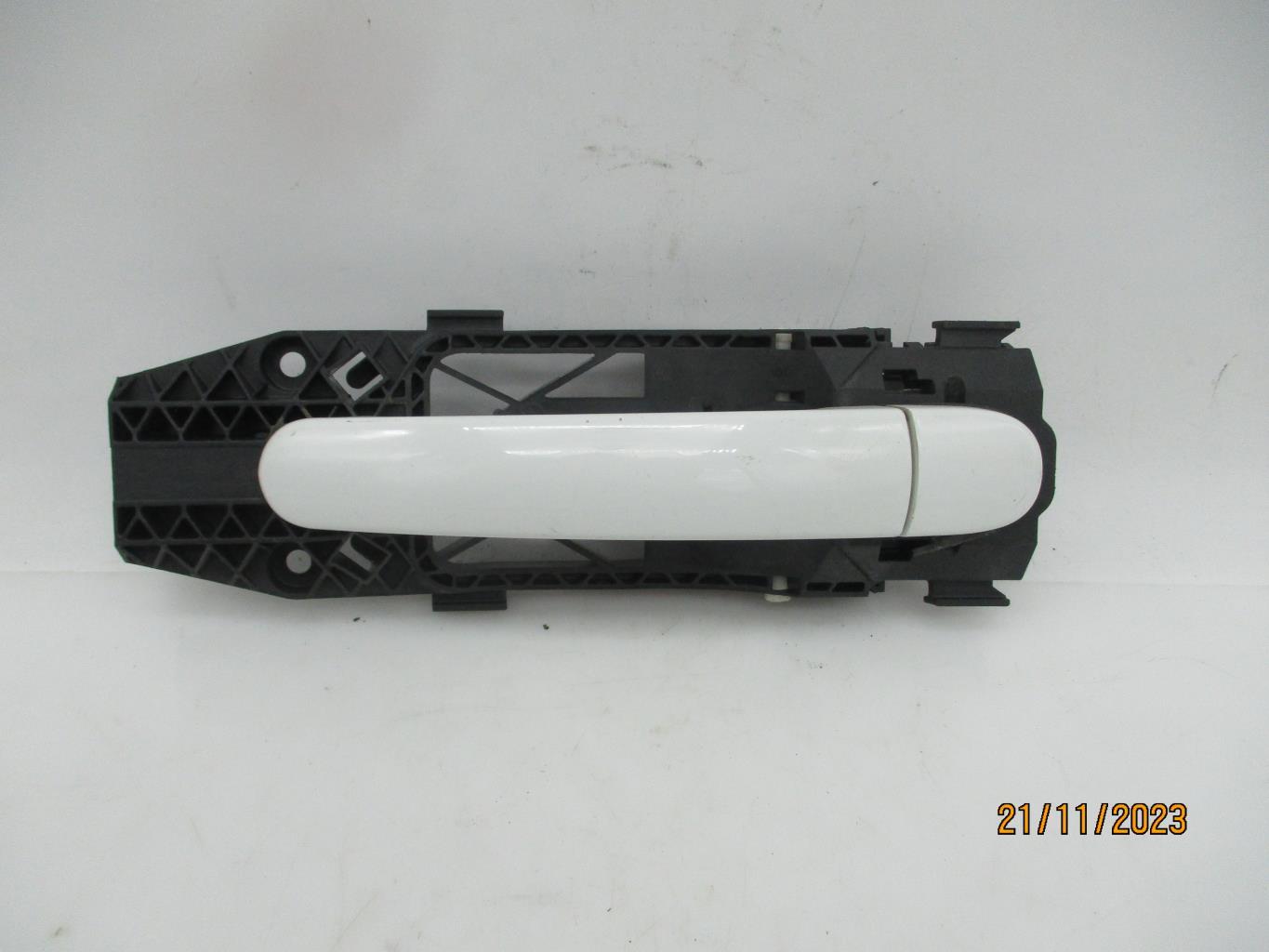 Maniglia portiera posteriore destra VOLKSWAGEN POLO 5 PHASE 2 Diésel - 1