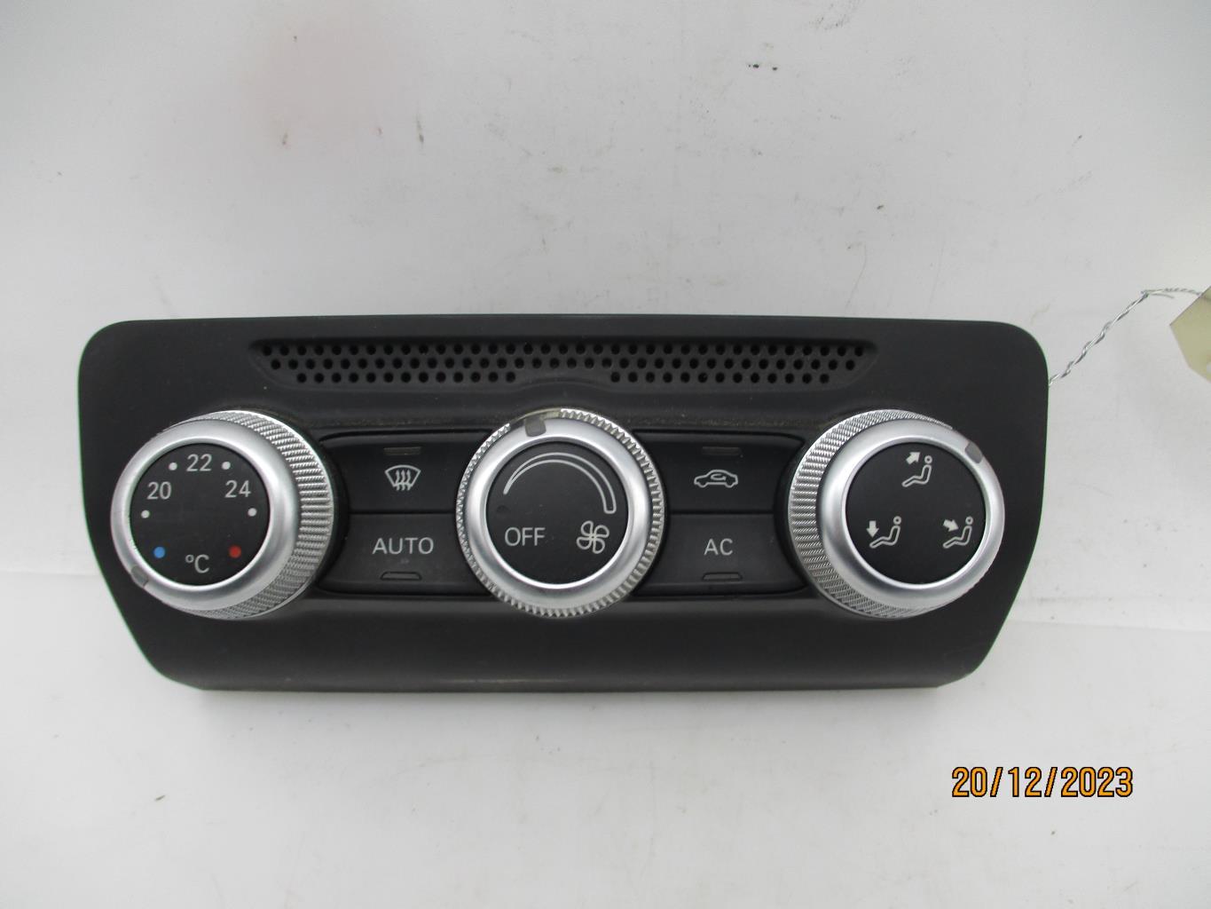 Commande chauffage AUDI A1 1 PHASE 1 Diesel - 1