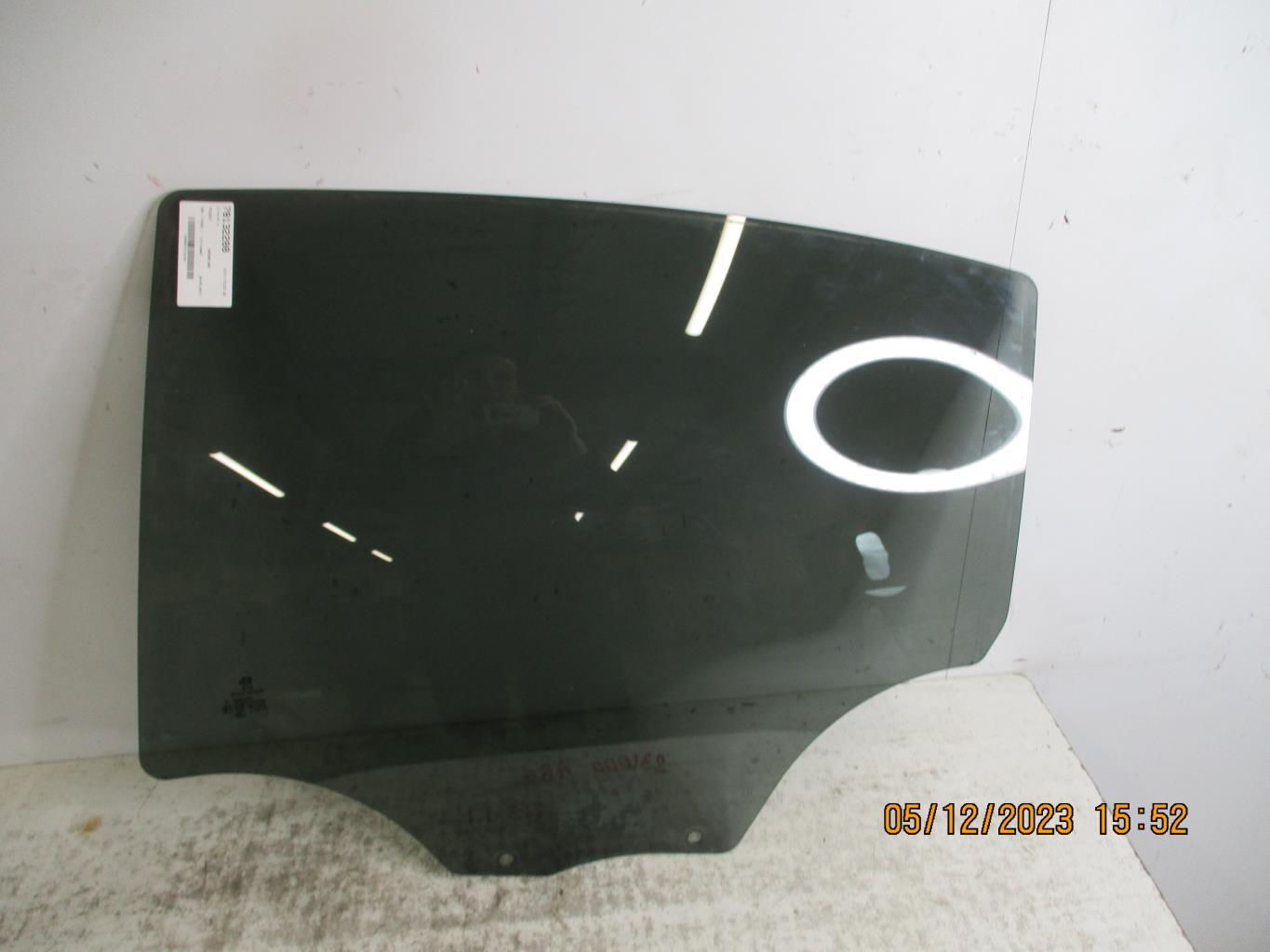 Vetro posteriore sinistro PEUGEOT 208 1 PHASE 1 Diésel - 1
