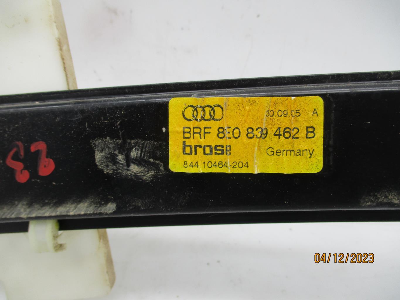 Alzacristalli manuale posteriore destro AUDI A4 2 PHASE 2 Diésel - 1
