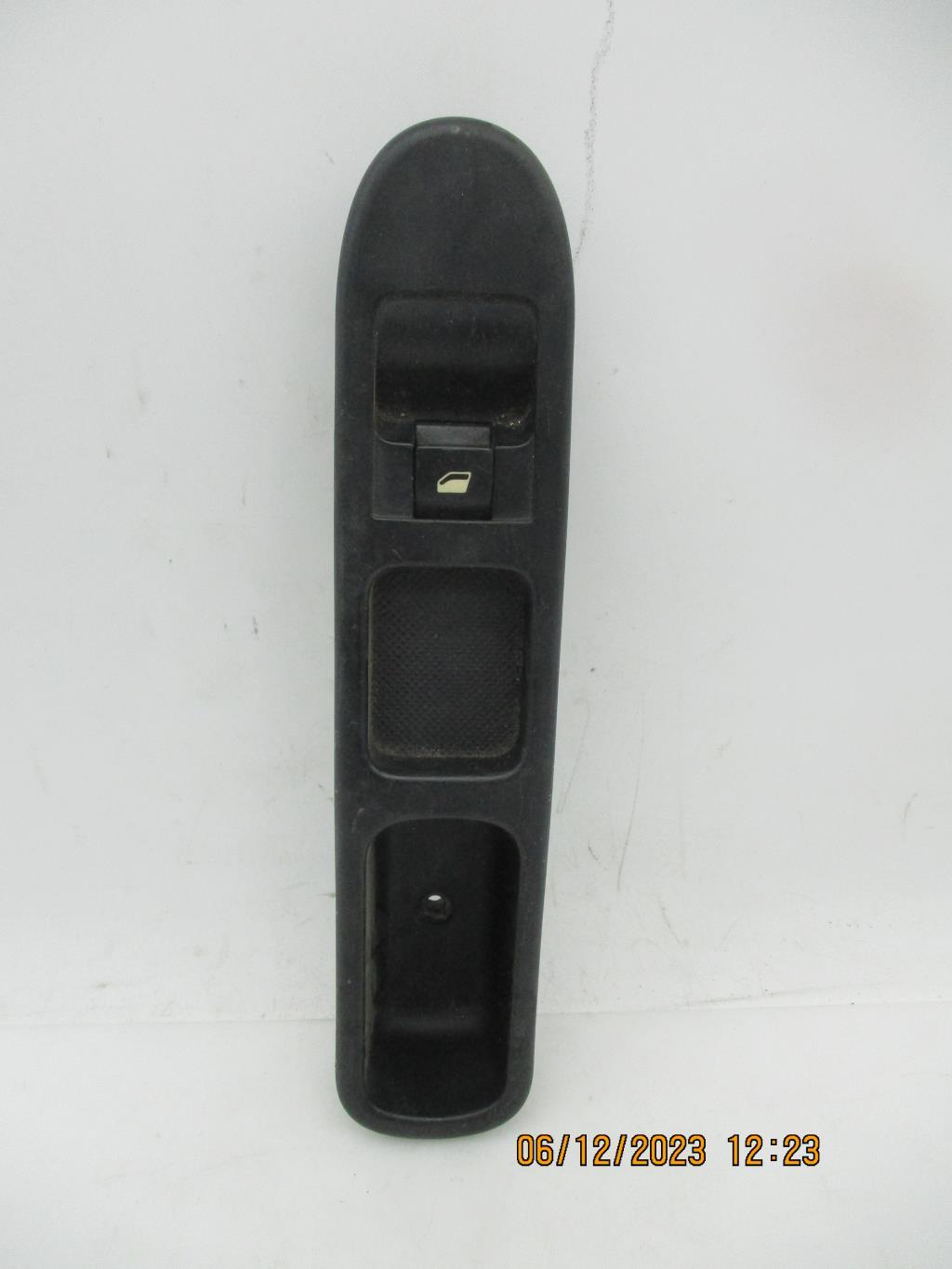 Interruttore lavacristalli anteriore destro PEUGEOT 307 PHASE 2 Diésel - 1