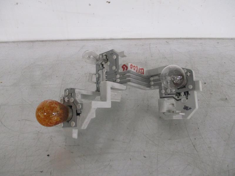 Base portalampade fanale posteriore sinistro FORD FIESTA 6 PHASE 1 Diésel - 1