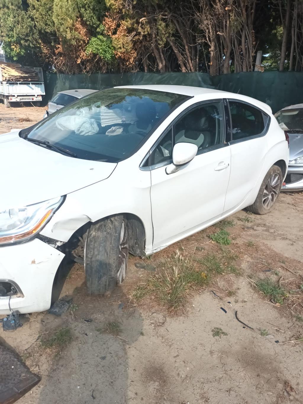Custode avant droit (porte) CITROEN DS4 PHASE 1 Diesel - 1