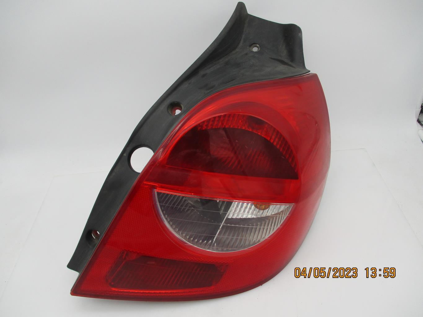 Fanale posteriore principale destro (luci) RENAULT CLIO 3 PHASE 1 Diésel - 1