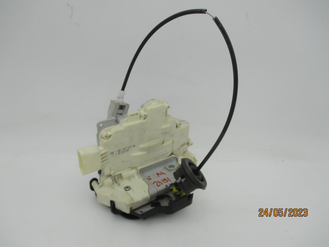 Chiusura centralizzata anteriore sinistra AUDI A4 2 PHASE 2 Diésel - 1