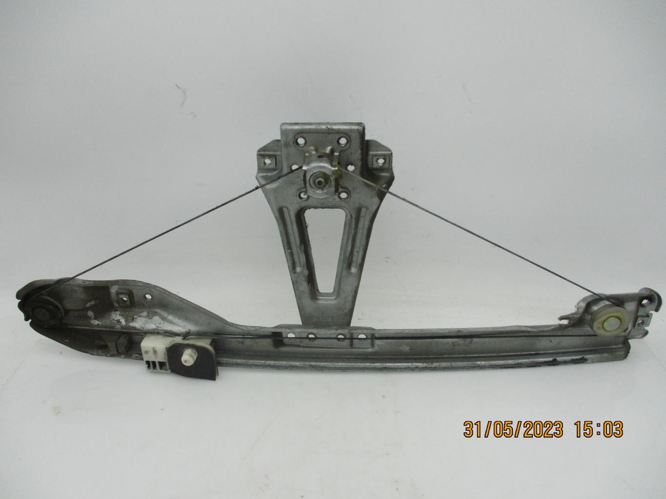 Alzacristalli manuale posteriore sinistro RENAULT CLIO 3 PHASE 1 Diésel - 1