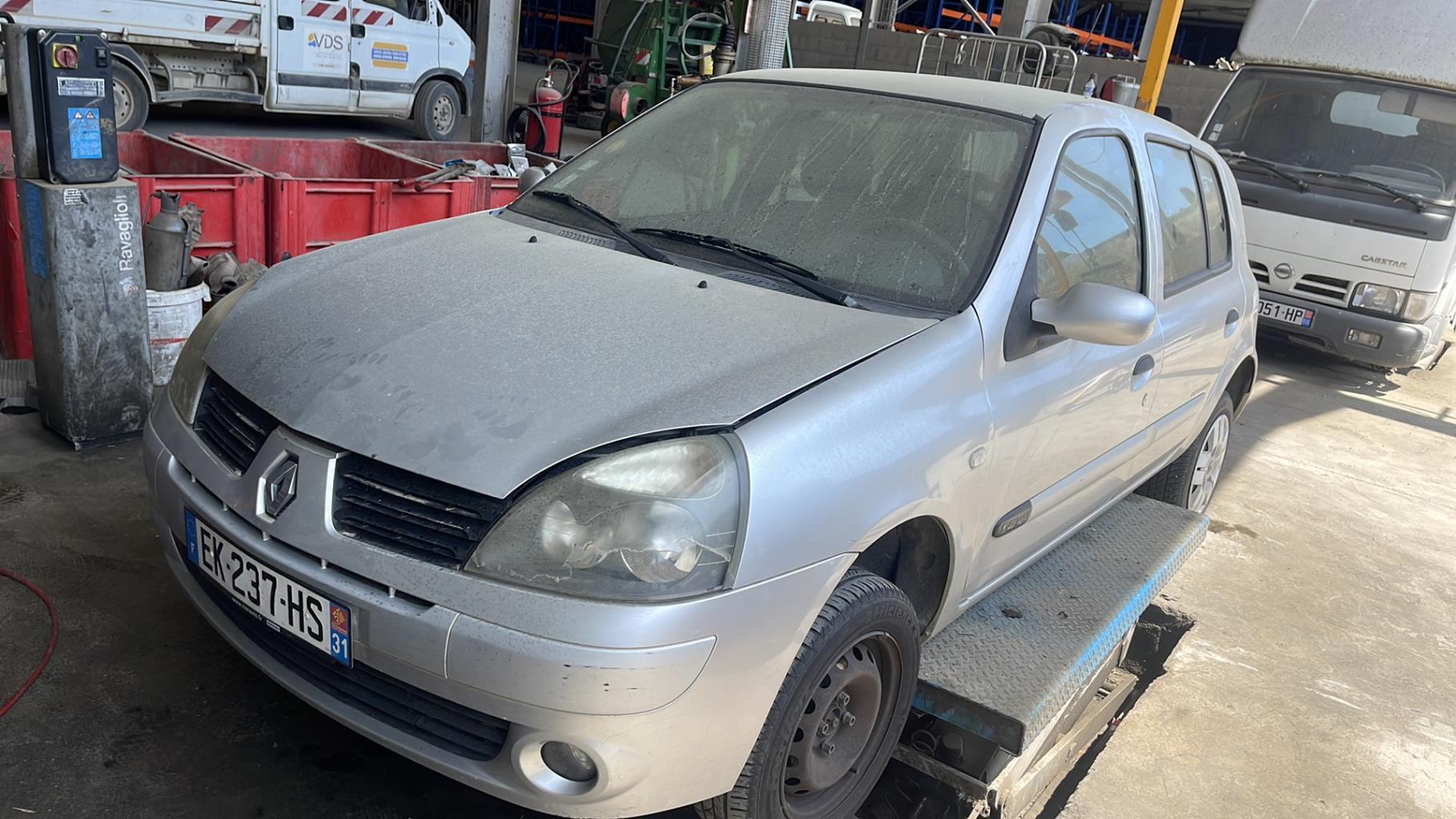 Anti brouillard gauche (feux) RENAULT CLIO 2 PHASE 2 Essence - 1