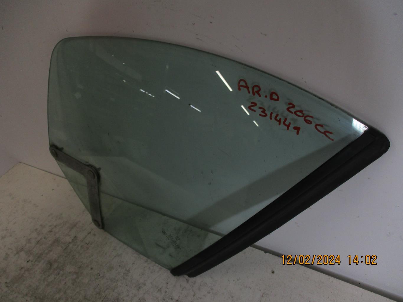 Ventanilla triangular trasera derecha PEUGEOT 206 PHASE 1 CABRIOLET Gasolina - 1
