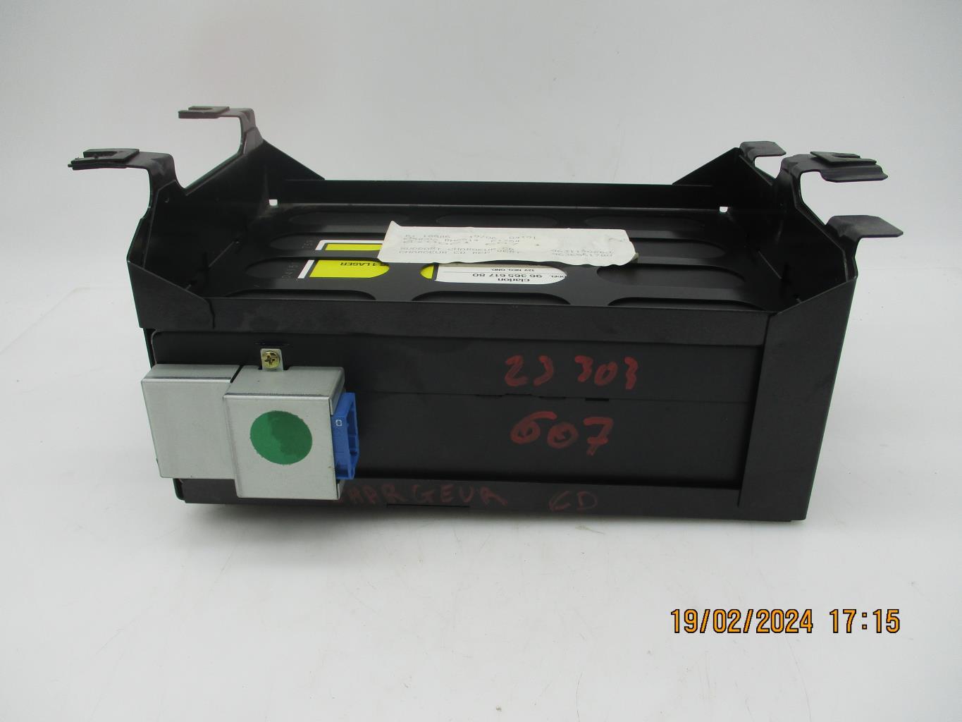 Chargeur CD PEUGEOT 607 PHASE 1 Diesel - 1