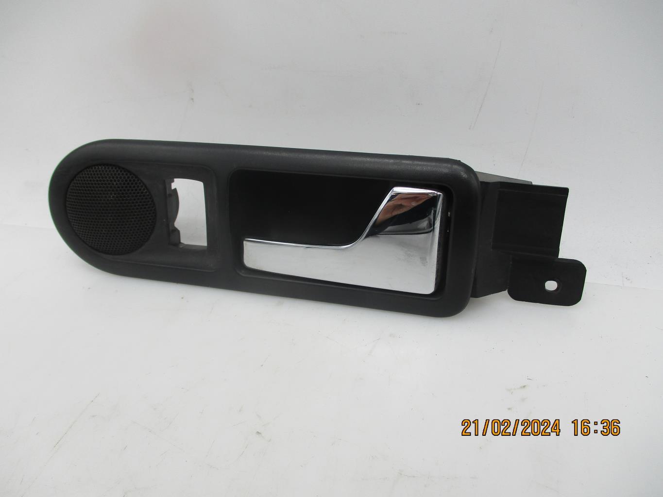 Maniglia interna posteriore sinistra VOLKSWAGEN GOLF 4 Diésel - 1