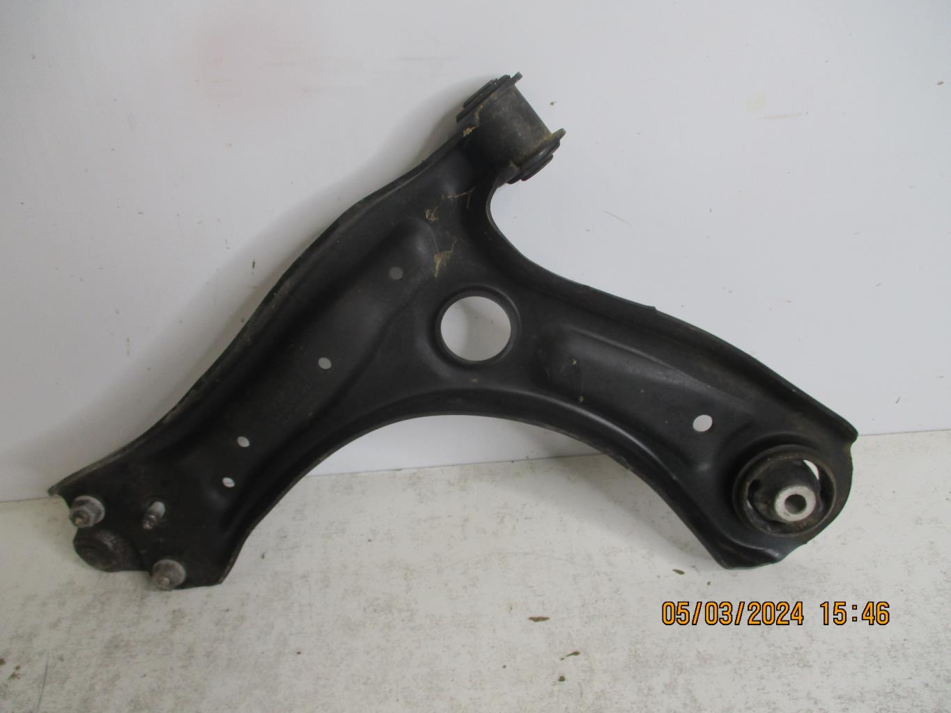 Triangle avant droit AUDI A1 1 PHASE 1 Diesel - 1