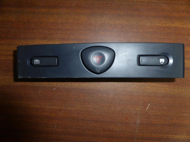 Bouton de warning RENAULT CLIO 2 PHASE 2 Diesel - 1
