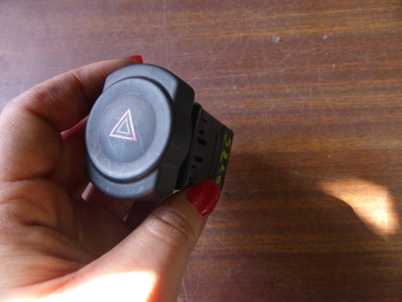 Bouton de warning DACIA SANDERO 1 Essence/GPL - 1