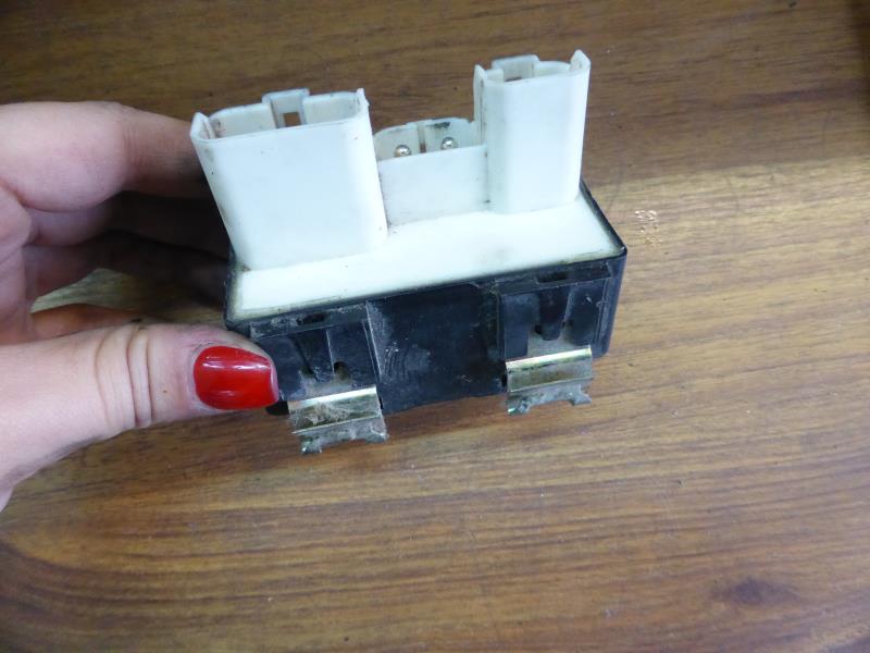 Relais electrique VOLVO 940 BREAK Essence - 1