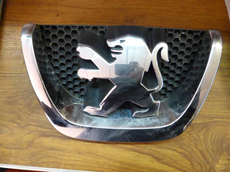 Sigle de calandre PEUGEOT 207 Diesel - 1