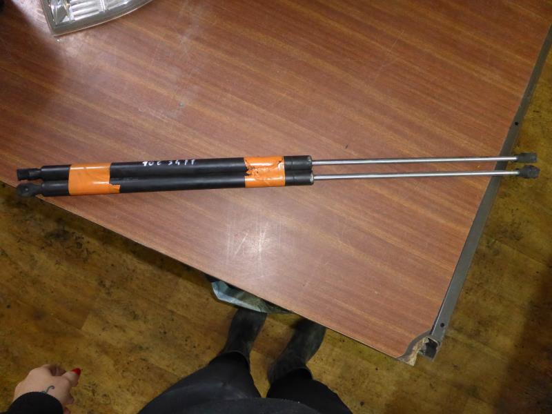 Verin de capot PEUGEOT 106 PHASE 2 Essence - 1