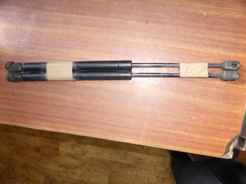Verin de coffre RENAULT CLIO 2  - 1