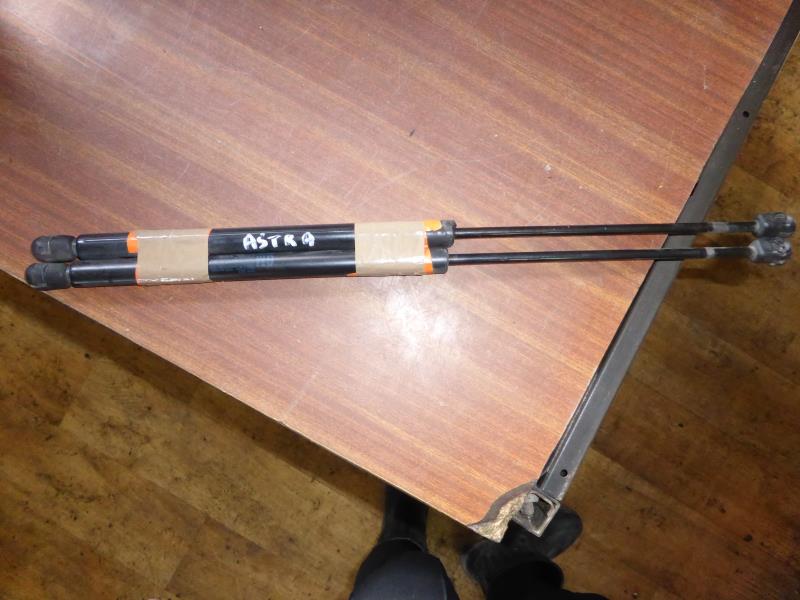 Verin de coffre OPEL ASTRA G  - 1