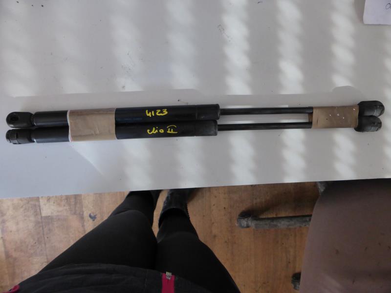 Verin de coffre RENAULT CLIO 2 PHASE 1 Essence - 1