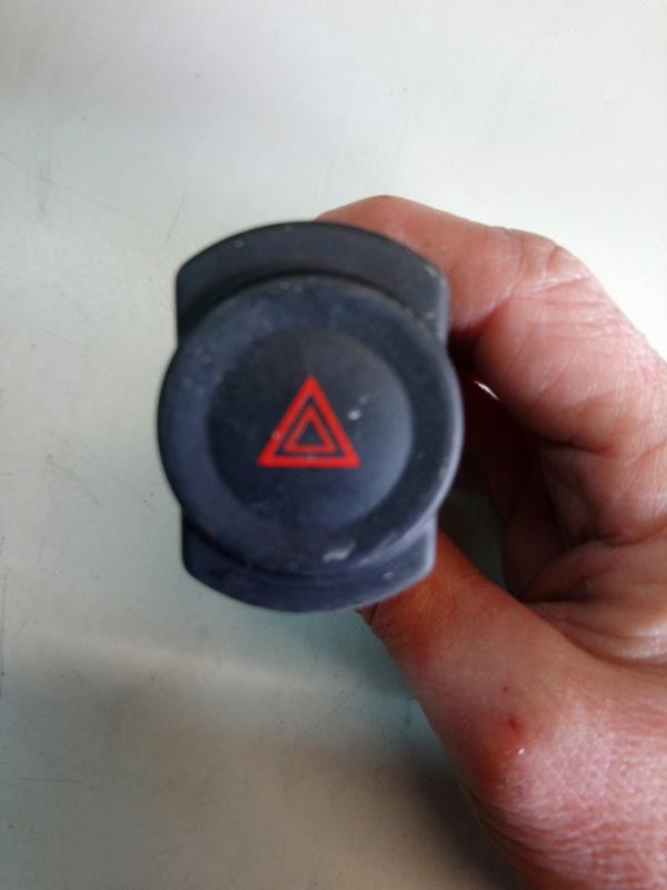 Bouton de warning DACIA SANDERO 1 Essence/GPL - 1