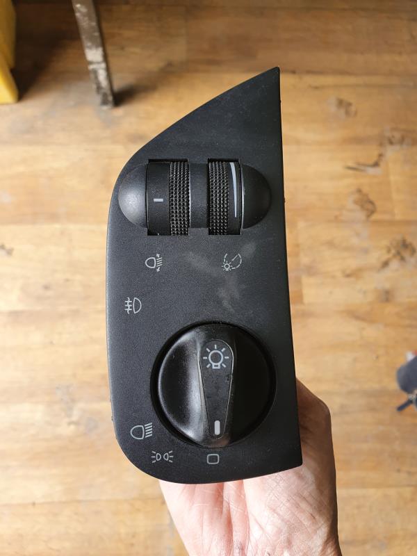 Commande de phare VOLKSWAGEN POLO 3 PHASE 1 Diesel - 1