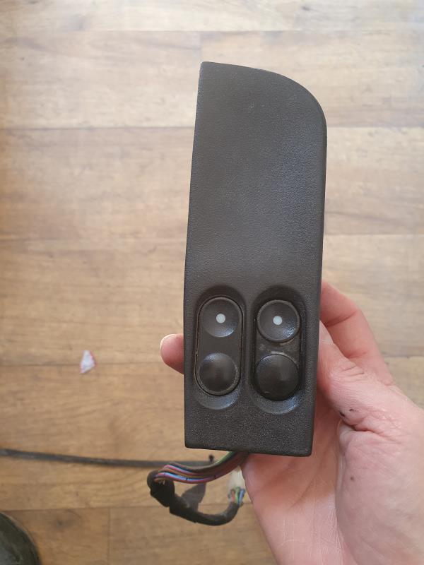 Interrupteur de leve vitre NISSAN TERRANO 2 PHASE 4  - 1