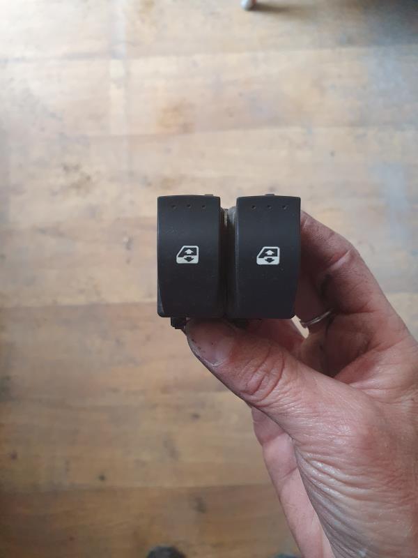 Interrupteur de leve vitre RENAULT VEL SATIS PHASE 1 Diesel - 1