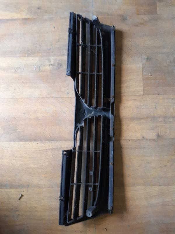 Grille de calandre MITSUBISHI SPACEWAGON 2 Diesel - 1