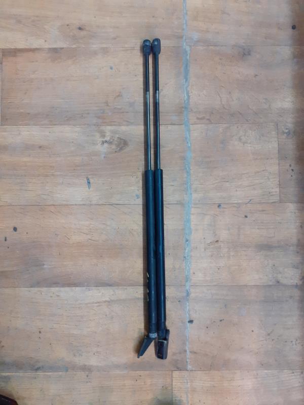 Verin de coffre MITSUBISHI COLT 6 PHASE 1 Essence - 1