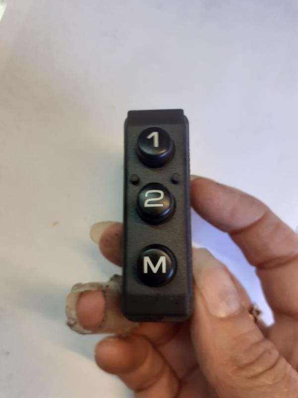 Bouton/Interrupteur PEUGEOT 407 PHASE 1 Diesel - 1