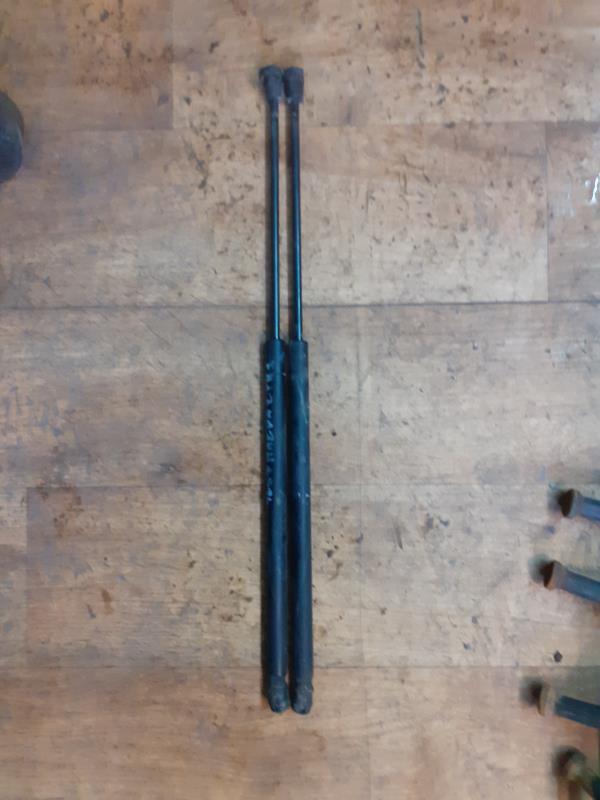 Verin de coffre MAZDA 2 1 Essence - 1